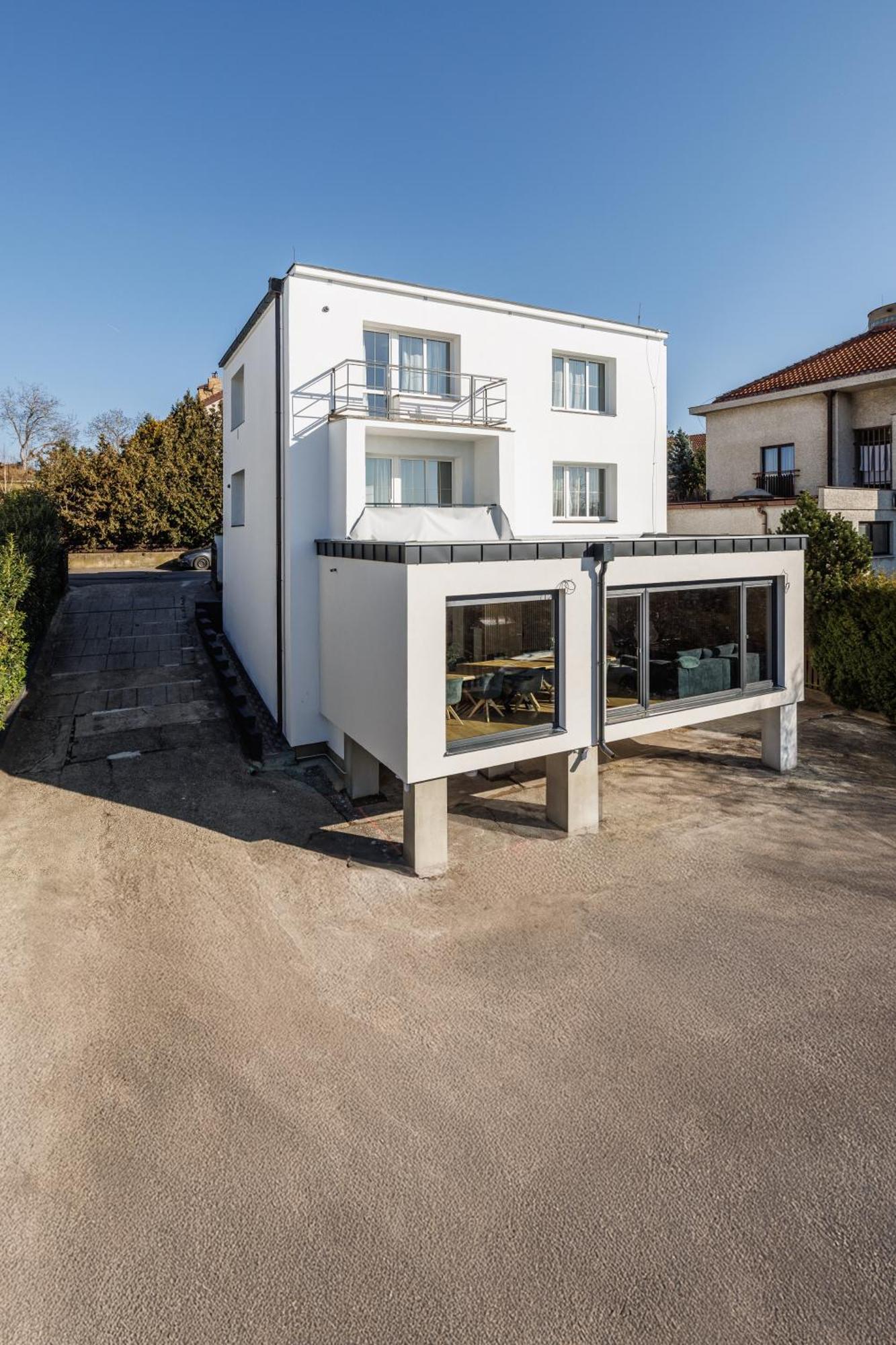Airport Luxury Apartment & Spa Prag Eksteriør billede